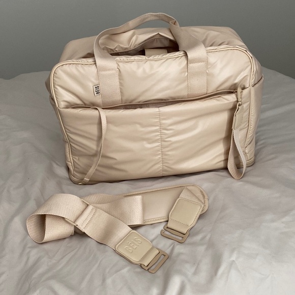 BEIS Cream Travel Bag - Picture 2 of 5